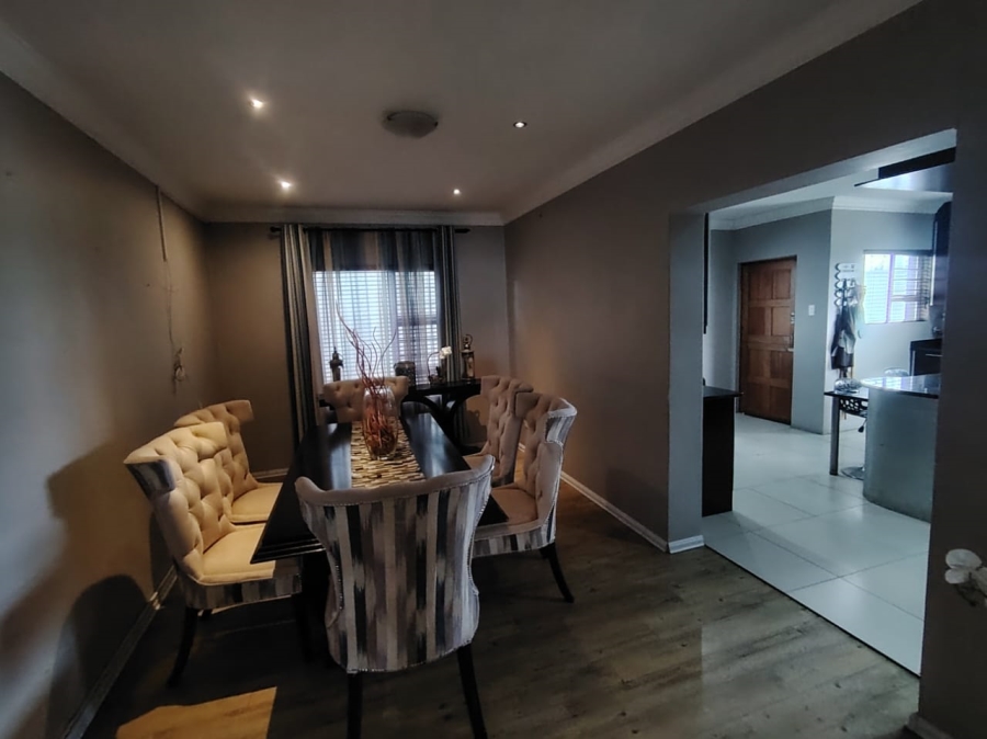 4 Bedroom Property for Sale in Nahoon Valley Park Eastern Cape